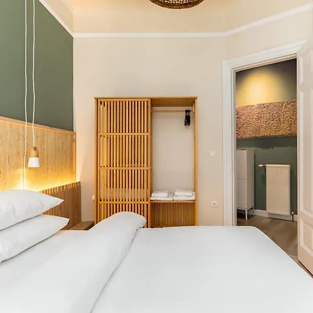 Margarita By Halu!, 3-bd Tropical House Thessaloniki